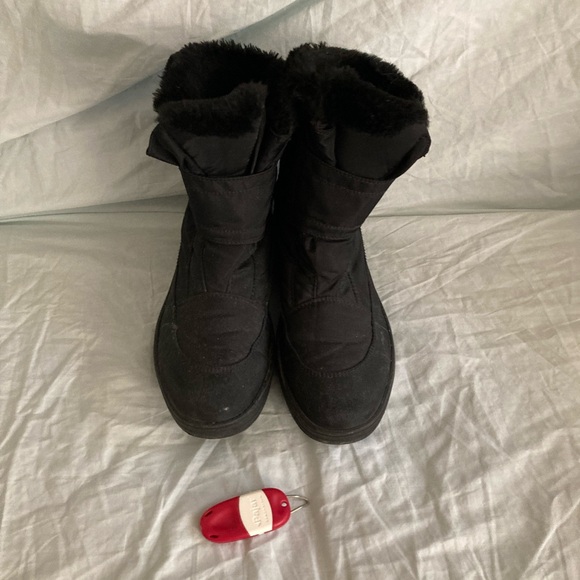 NEW! Never worn Pajar Black Winter Boots - Picture 6 of 8